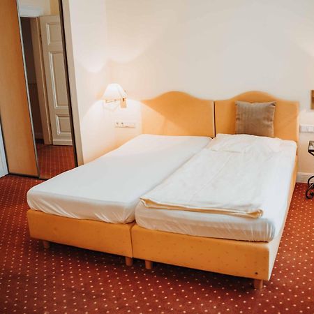 Hotel Am Wallgraben บรีโลน ห้อง รูปภาพ