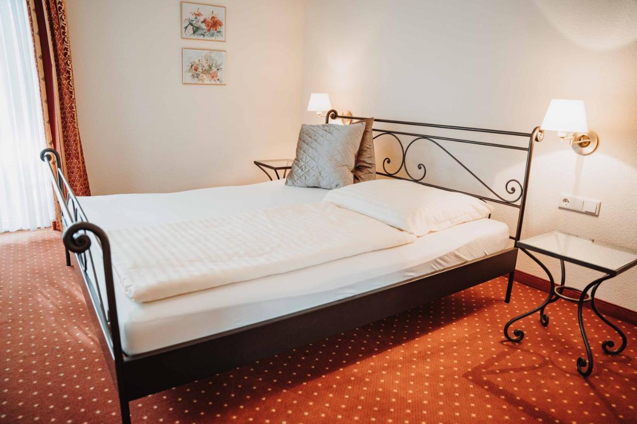 Hotel Am Wallgraben บรีโลน ภายนอก รูปภาพ