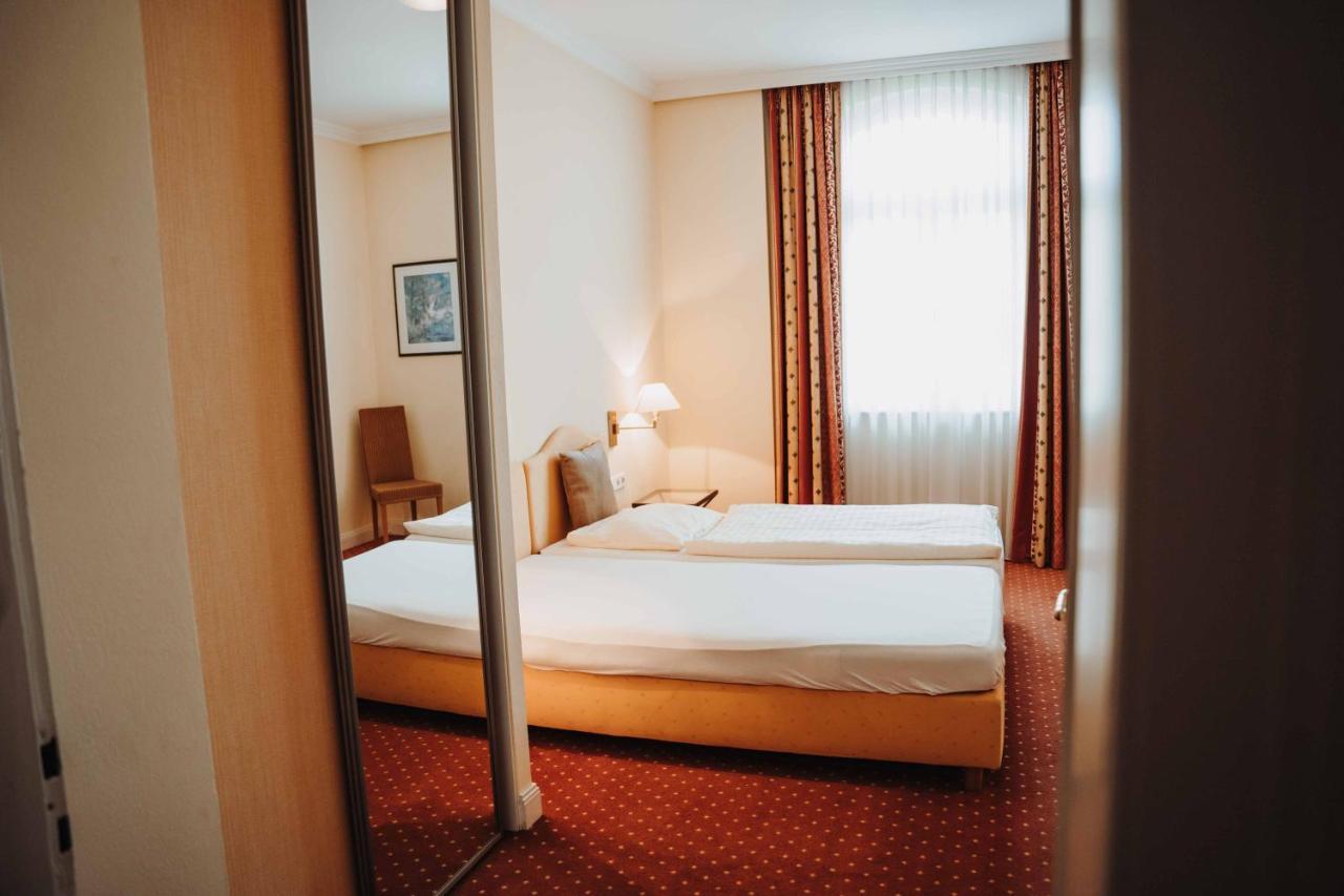 Hotel Am Wallgraben บรีโลน ห้อง รูปภาพ