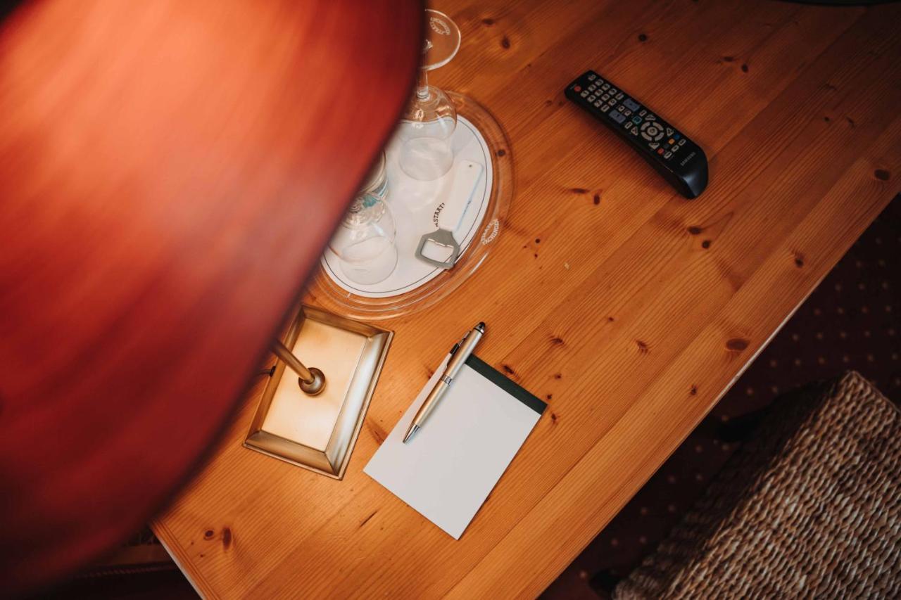 Hotel Am Wallgraben บรีโลน ภายนอก รูปภาพ