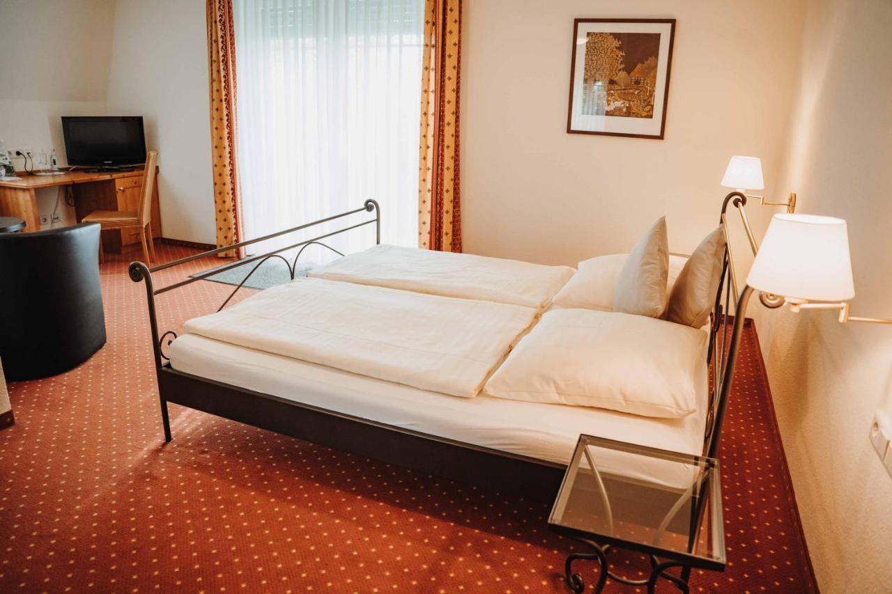 Hotel Am Wallgraben บรีโลน ภายนอก รูปภาพ