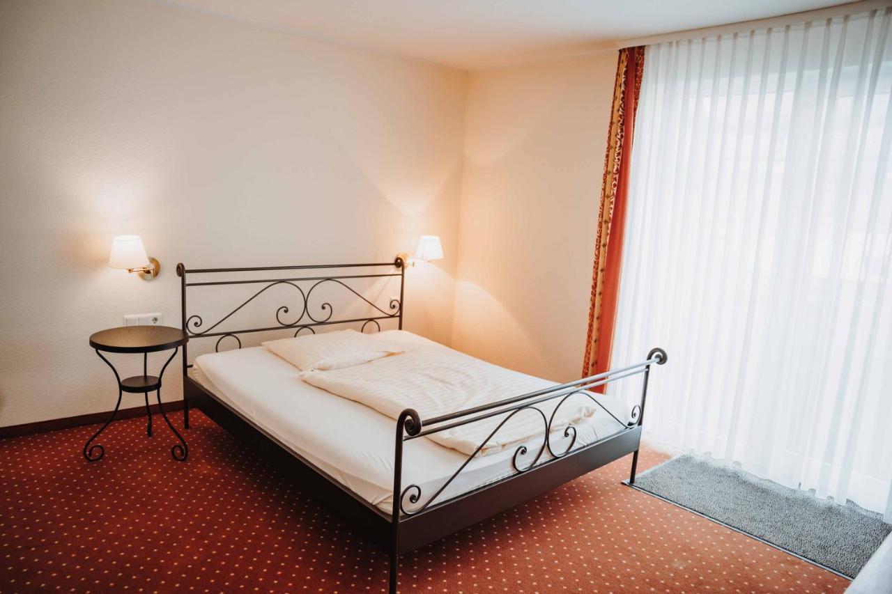 Hotel Am Wallgraben บรีโลน ภายนอก รูปภาพ